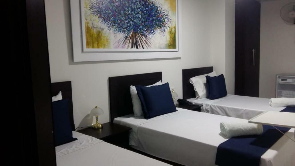 Hotel Giron Plaza Buitenkant foto