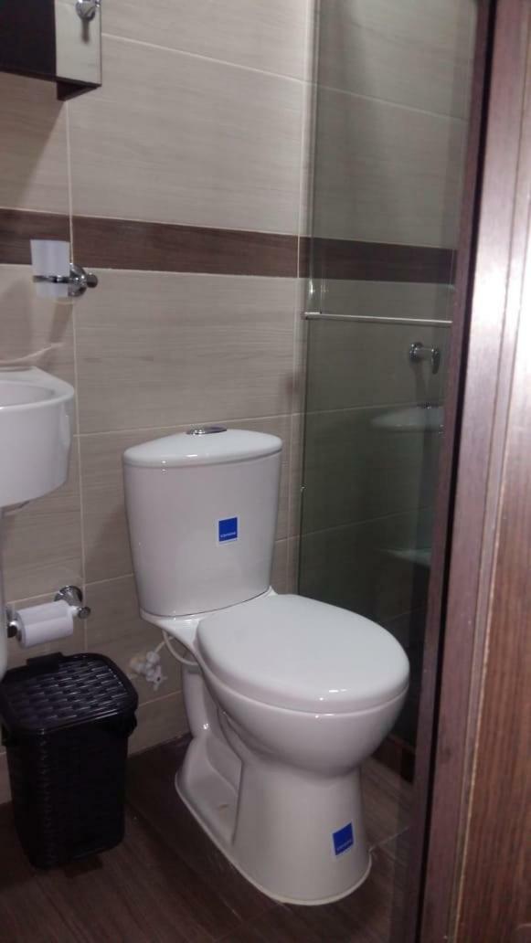Hotel Giron Plaza Buitenkant foto